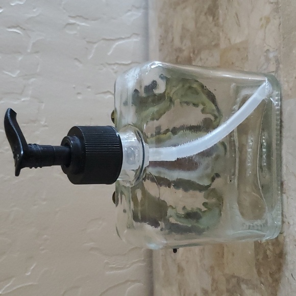 Vintage Angel Soap/Lotion Dispenser - Picture 4 of 5